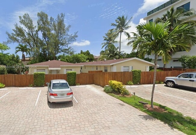 property at 2016 Miami Rd