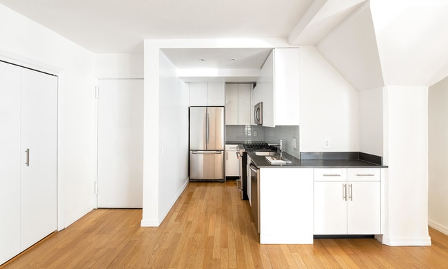 The Fairfax in New York, NY - Building Photo - Interior Photo