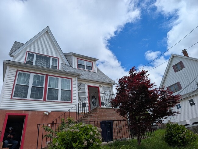 9 Derne St, Unit 1
