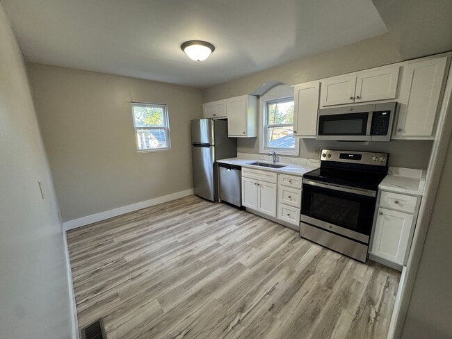 927 N Elm Ave in Webster Groves, MO - Building Photo - Building Photo