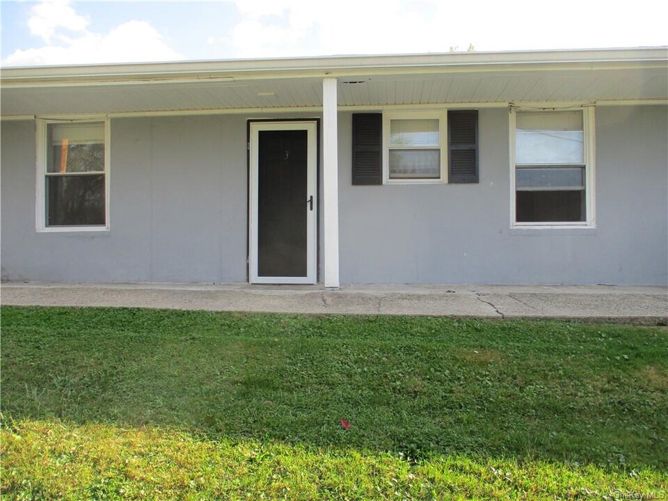 41 Sunny Acres Rd-Unit -3 in Wallkill, NY - Building Photo