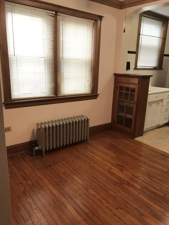 2941 N Lockwood Ave, Unit 1 in Chicago, IL - Foto de edificio - Building Photo