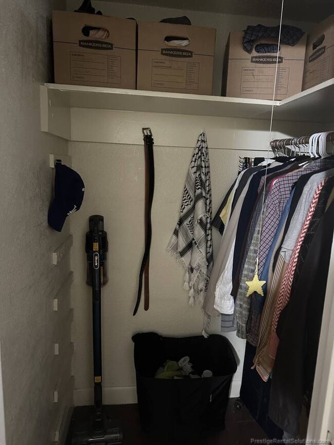 177 Thorndike St, Unit 1 in Brookline, MA - Foto de edificio - Building Photo