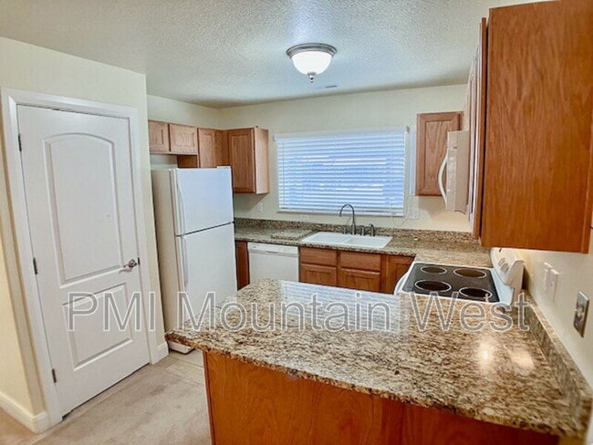 2779 W 5525 S in Roy, UT - Building Photo - Building Photo