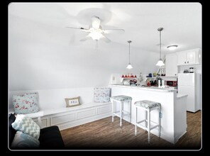 222 Sandpebble Pl in Surfside Beach, TX - Building Photo - Building Photo