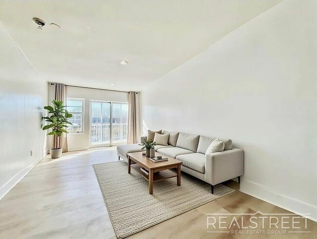 Decatur Street in Brooklyn, NY - Building Photo - Building Photo