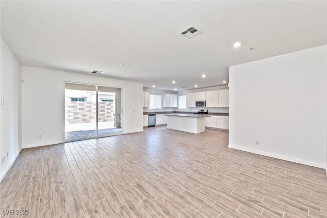 243 Polaris Ridge Ave in Henderson, NV - Building Photo - Building Photo