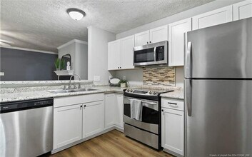 331 Bubble Creek Ct in Fayetteville, NC - Building Photo - Building Photo