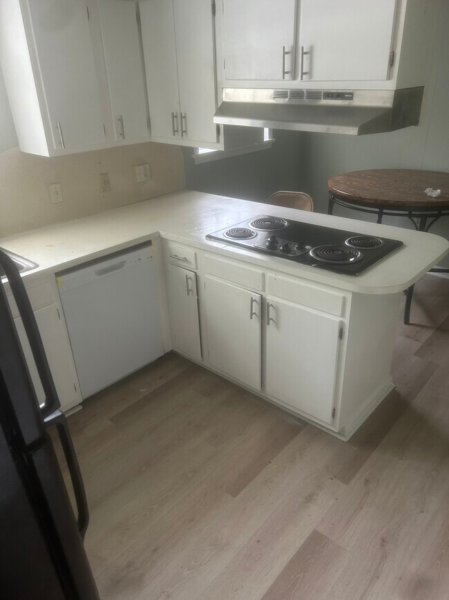 property at 1835 N Alameda Dr