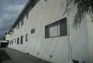 12631 Vanowen St in North Hollywood, CA - Building Photo - Building Photo