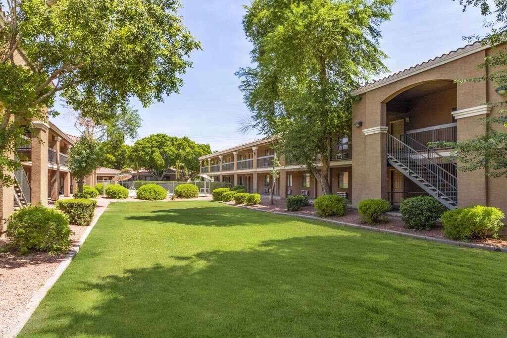 Residence at McDowell Apartments in Phoenix, AZ