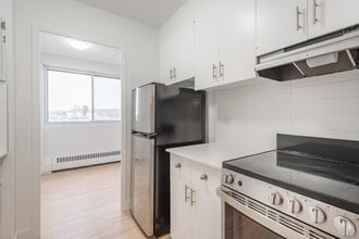 6311 Av. Somerled in Montréal, QC - Building Photo - Building Photo