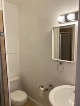 700 SW 5th Ct in Hallandale Beach, FL - Building Photo - Building Photo