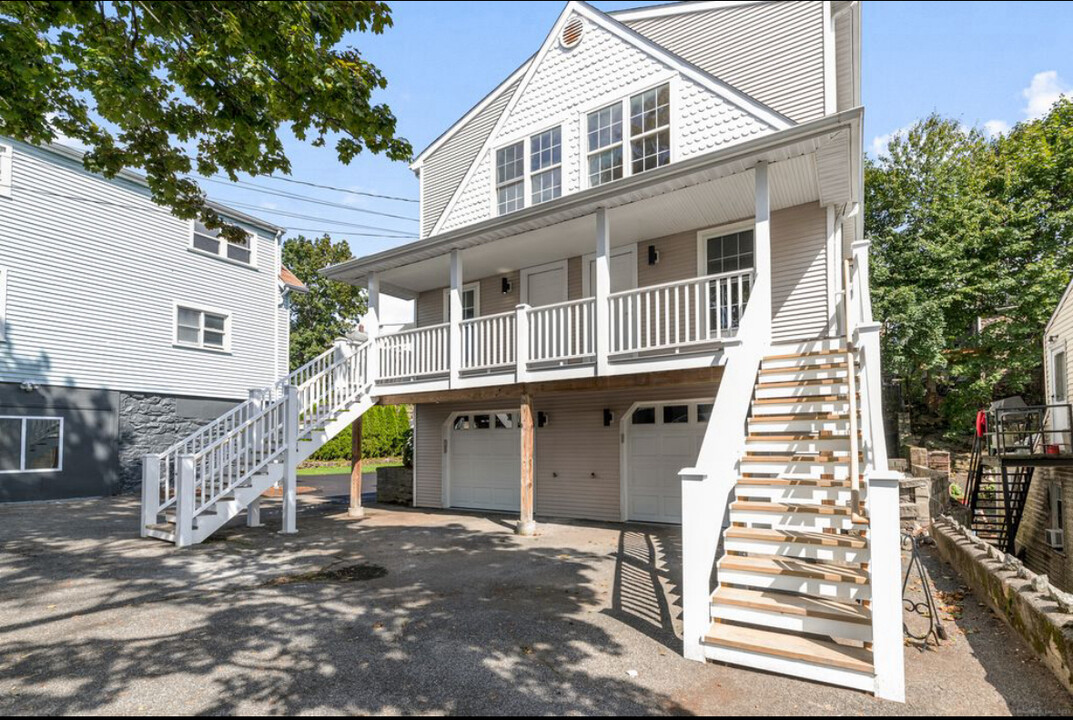 41 Gerry St, Unit B in Greenwich, CT - Building Photo