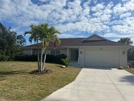 285 Millport St NW in Port Charlotte, FL - Building Photo
