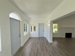 651 NW 47th Terrace in Miami, FL - Building Photo - Building Photo
