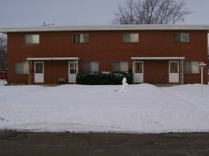 730 Pierce St S in Shakopee, MN - Foto de edificio - Building Photo