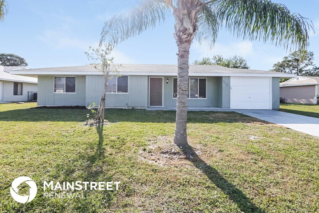 2169 SE Shelter Dr in Port St. Lucie, FL - Building Photo