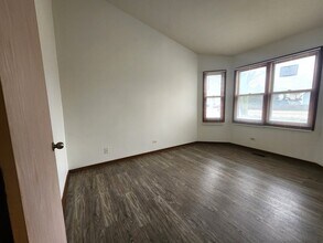 1489 N Pembroke Dr in South Elgin, IL - Building Photo - Building Photo