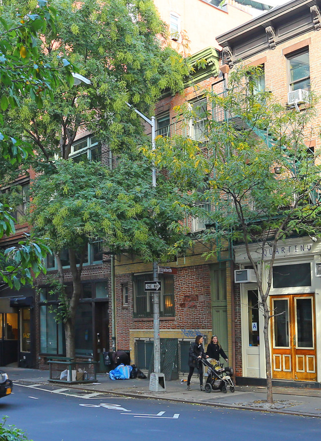 13 Bleecker St in New York, NY - Building Photo - Primary Photo