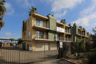 4626-4646 Hartley St in San Diego, CA - Foto de edificio - Building Photo