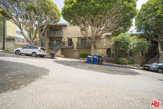 302 Ashland Ave in Santa Monica, CA - Building Photo - Building Photo