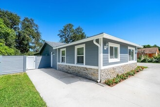 611 Davis Rd in Delray Beach, FL - Building Photo - Building Photo