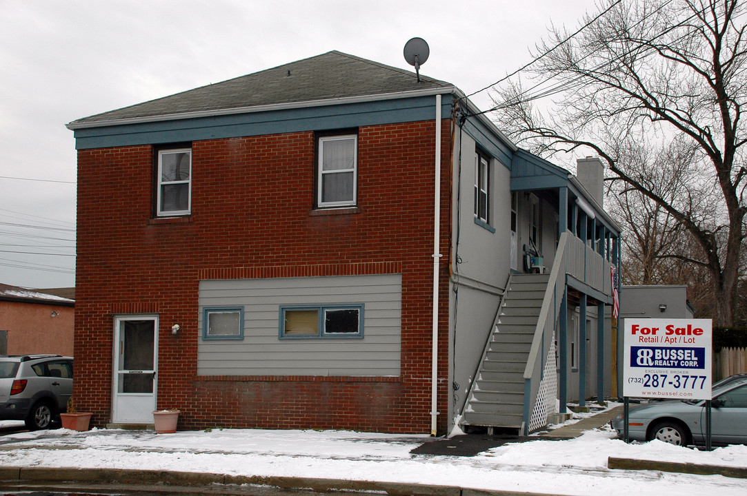 501 Mountain Ave in Middlesex, NJ - Building Photo