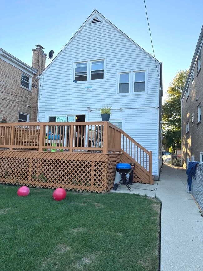 4919 N Kedvale Ave in Chicago, IL - Foto de edificio - Building Photo
