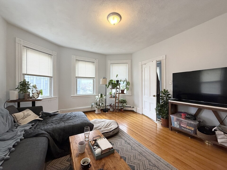 14 Allen St in Somerville, MA - Building Photo