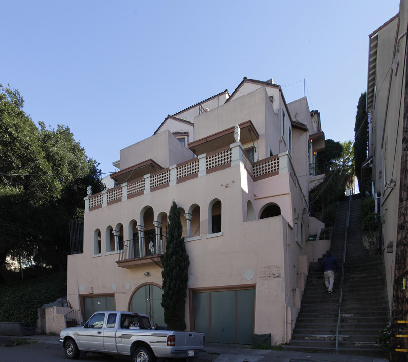 626 Beacon St in Oakland, CA - Foto de edificio