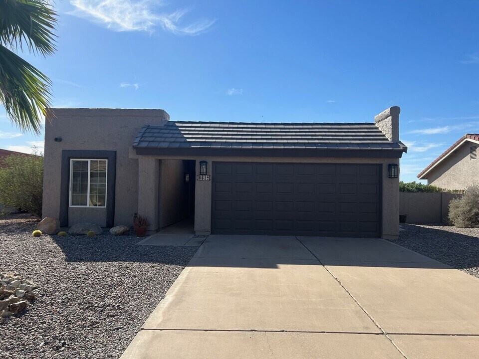 8814 E Fairway Blvd in Sun Lakes, AZ - Building Photo