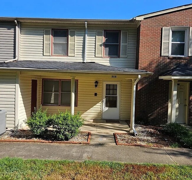 property at 318 Seminole Trail