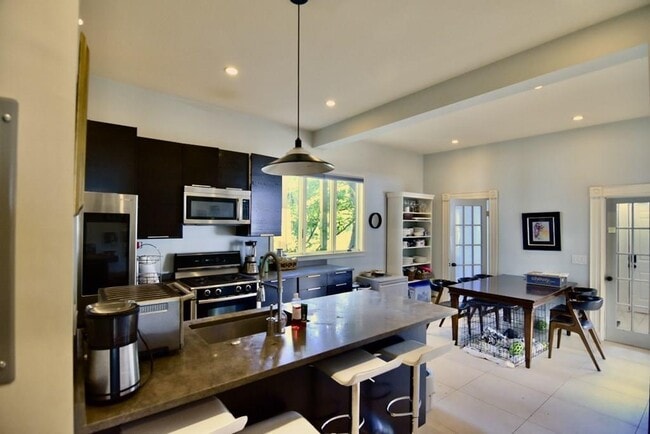 201 Savin Hill Ave, Unit 1 in Boston, MA - Foto de edificio - Building Photo