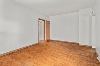 211 E Lincoln Ave in Oshkosh, WI - Building Photo - Building Photo