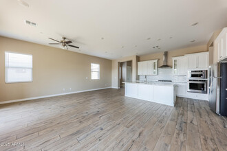 14069 W Desert Flower Dr in Goodyear, AZ - Building Photo - Building Photo