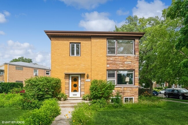 6445 N Oketo Ave, Unit 2nd Floor