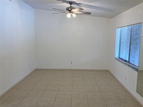 9000 Griggs Rd in Englewood, FL - Building Photo - Building Photo