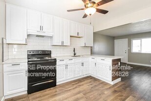 130 Elm St in Roseville, CA - Building Photo