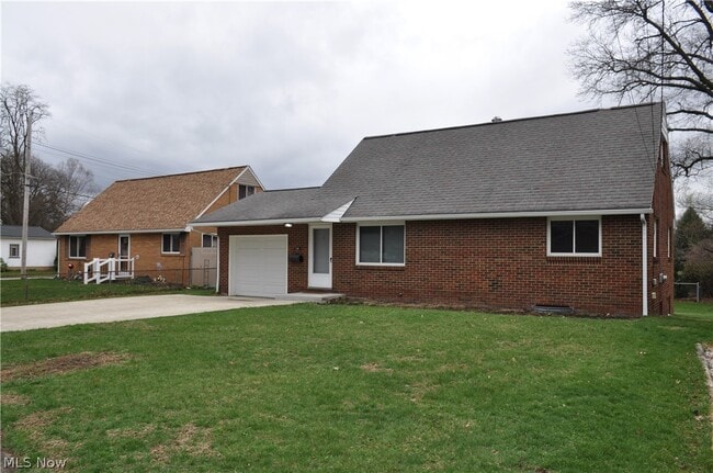 539 Royer Ave NW in North Canton, OH - Building Photo - Building Photo