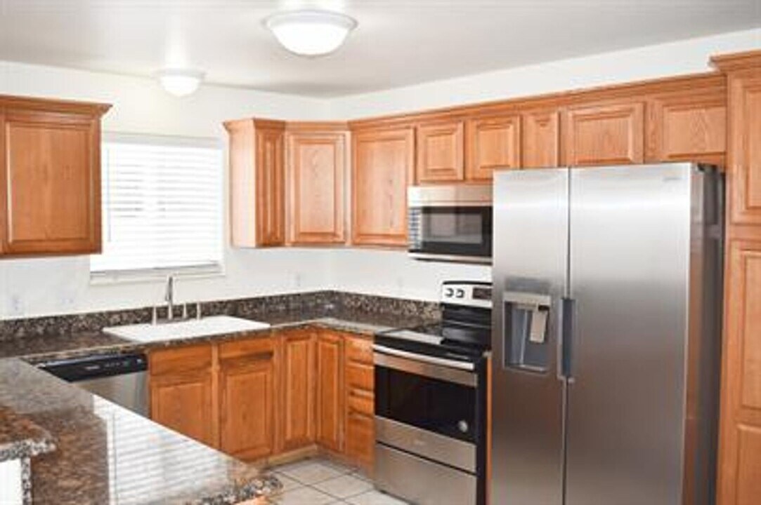497 Coronado Way in Clifton, CO - Building Photo