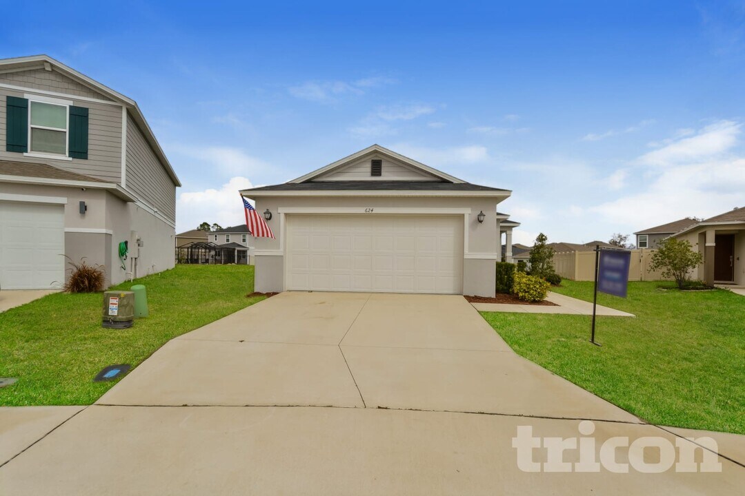 624 Bullrush Ct in Davenport, FL - Building Photo