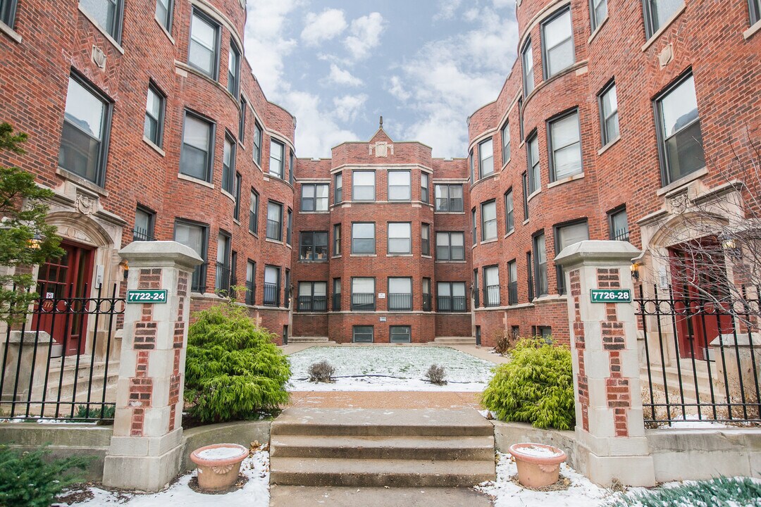 7724 N Marshfield Ave, Unit 2A in Chicago, IL - Building Photo