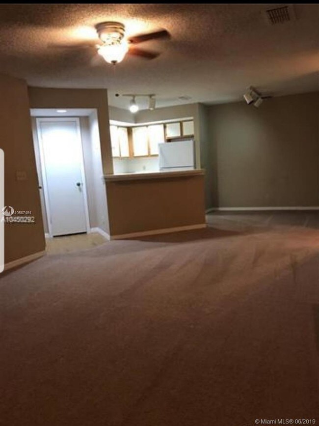 3390 Pinewalk Dr N-Unit -1024 in Margate, FL - Building Photo - Building Photo