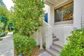 8434 Via Sonoma in San Diego, CA - Building Photo - Building Photo