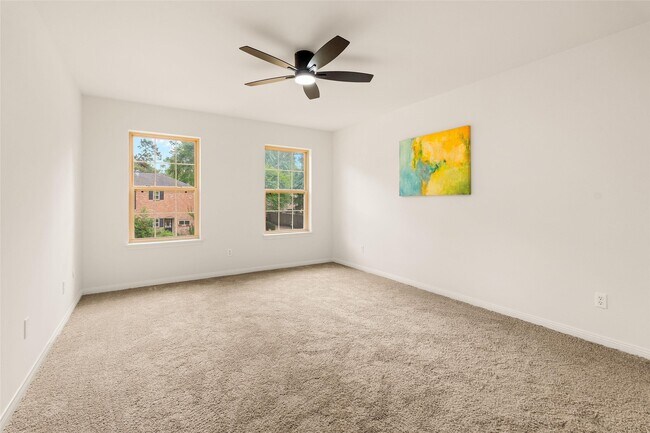 property at 5502 Graystone Ln