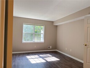 35 Captains Cove Ln in Webster, NY - Building Photo - Building Photo