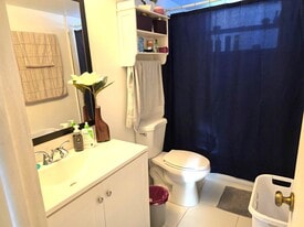 14155 SW 87th St, Unit E404 in Miami, FL - Building Photo