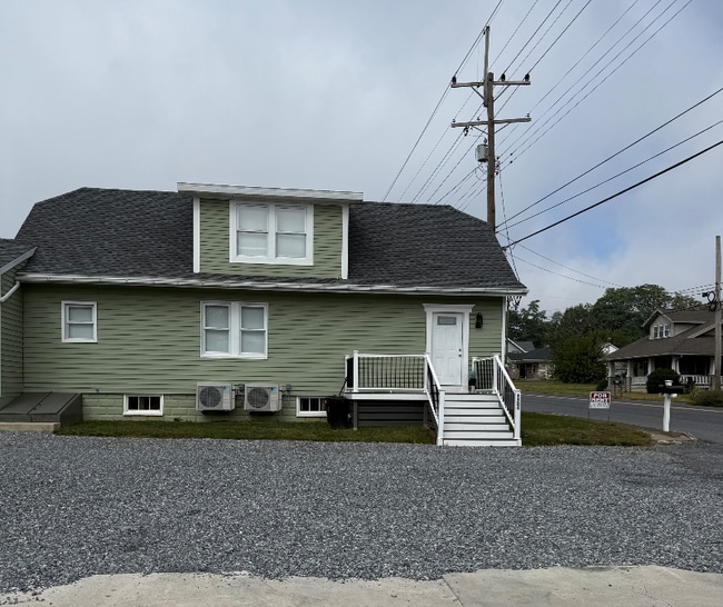 property at 1704 Buchanan Trail E