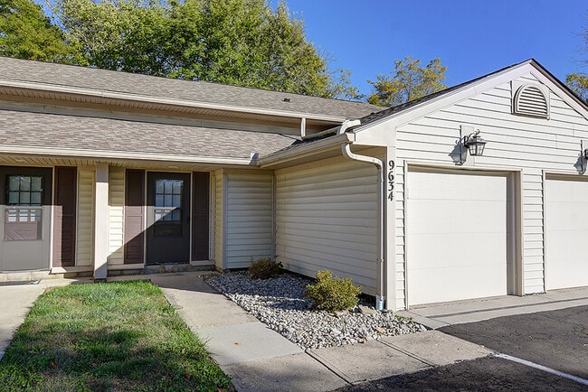 9630 Sage Meadow Ct in Centerville, OH - Foto de edificio - Building Photo